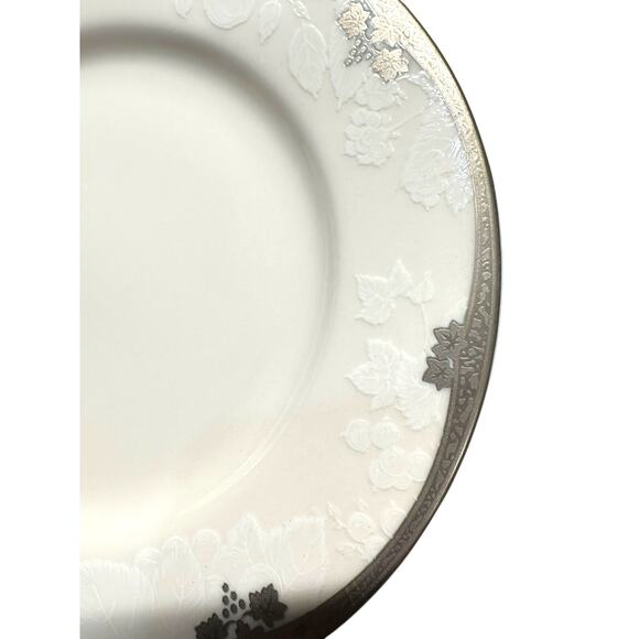 Nikko Platinum Ambrosia White Embossed‎ Fruit & Leaf Design NOS 6.5” Bread Plate - Picture 3 of 4